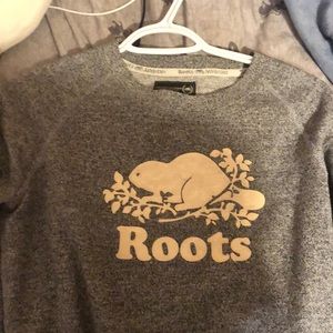 Roots Pullover/ Size Small